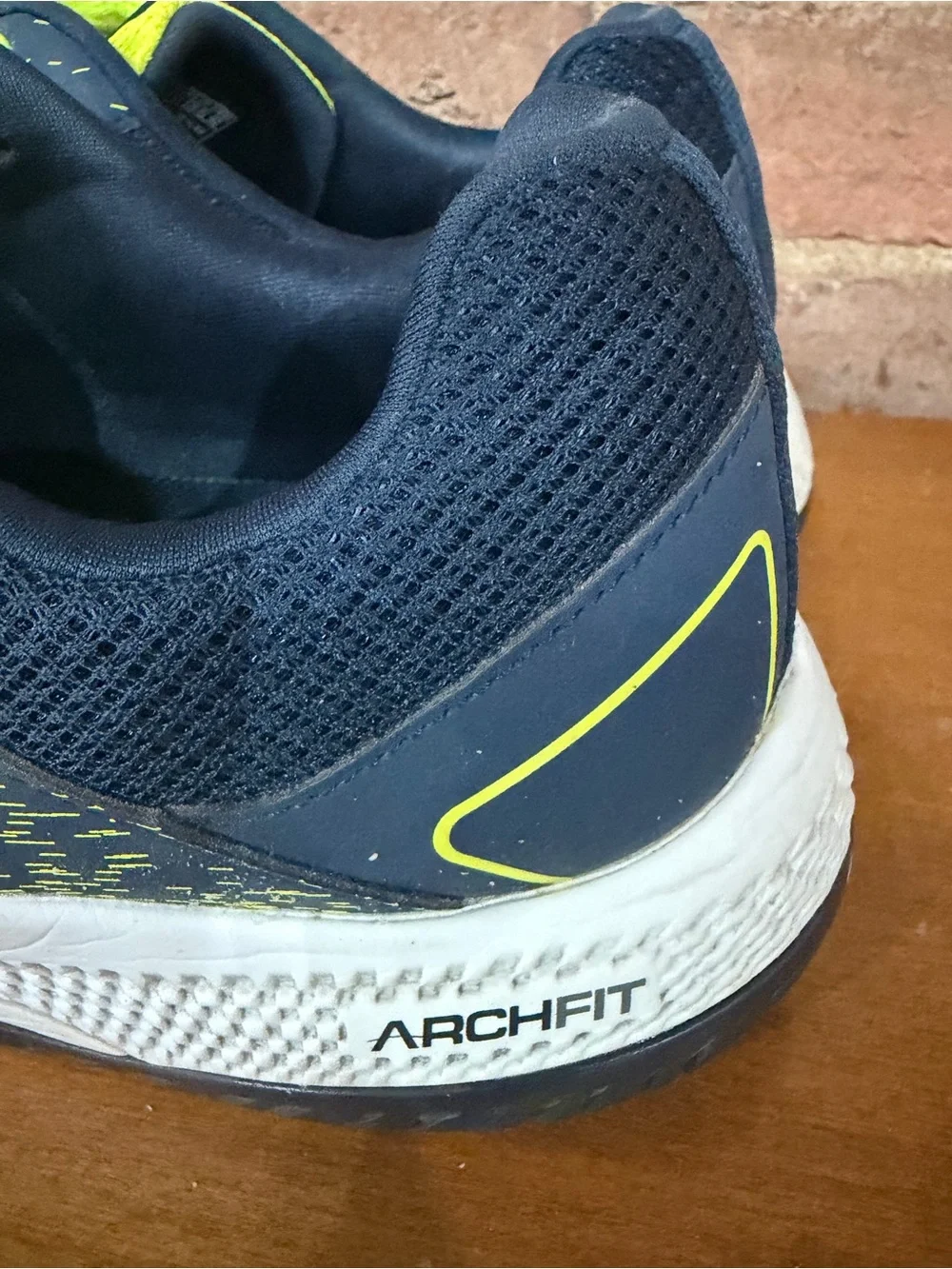 Skechers fluorescent yellow and navy pickleball shoe size 10.5